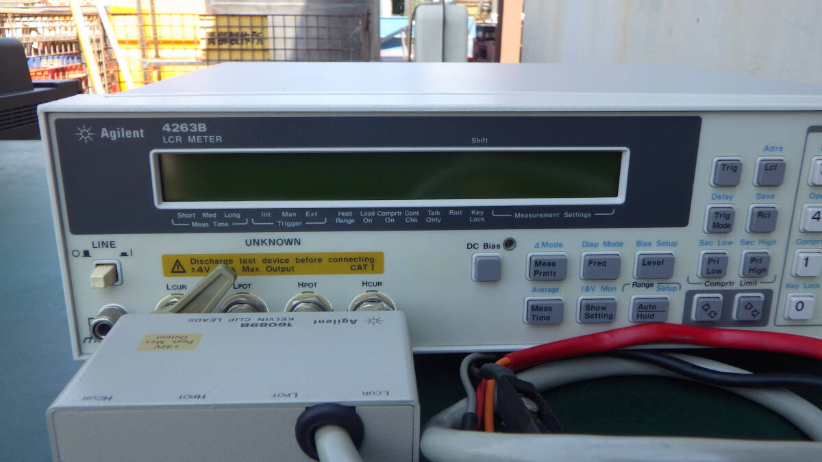 Agilent 4263B LCR Meter with 16089B Kelvin Clip Leads [b1242051964]