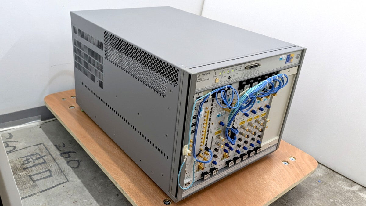 Keysight 81250A Pulse Generator with E8403A Mainframe and Modules (as-is) [k1242259888]