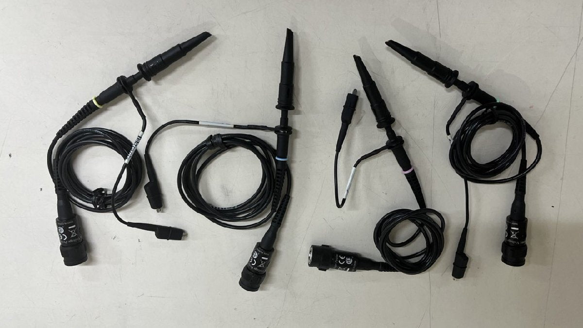 Tektronix TDS2024C Digital Oscilloscope (for parts or not working) [q1241559616]