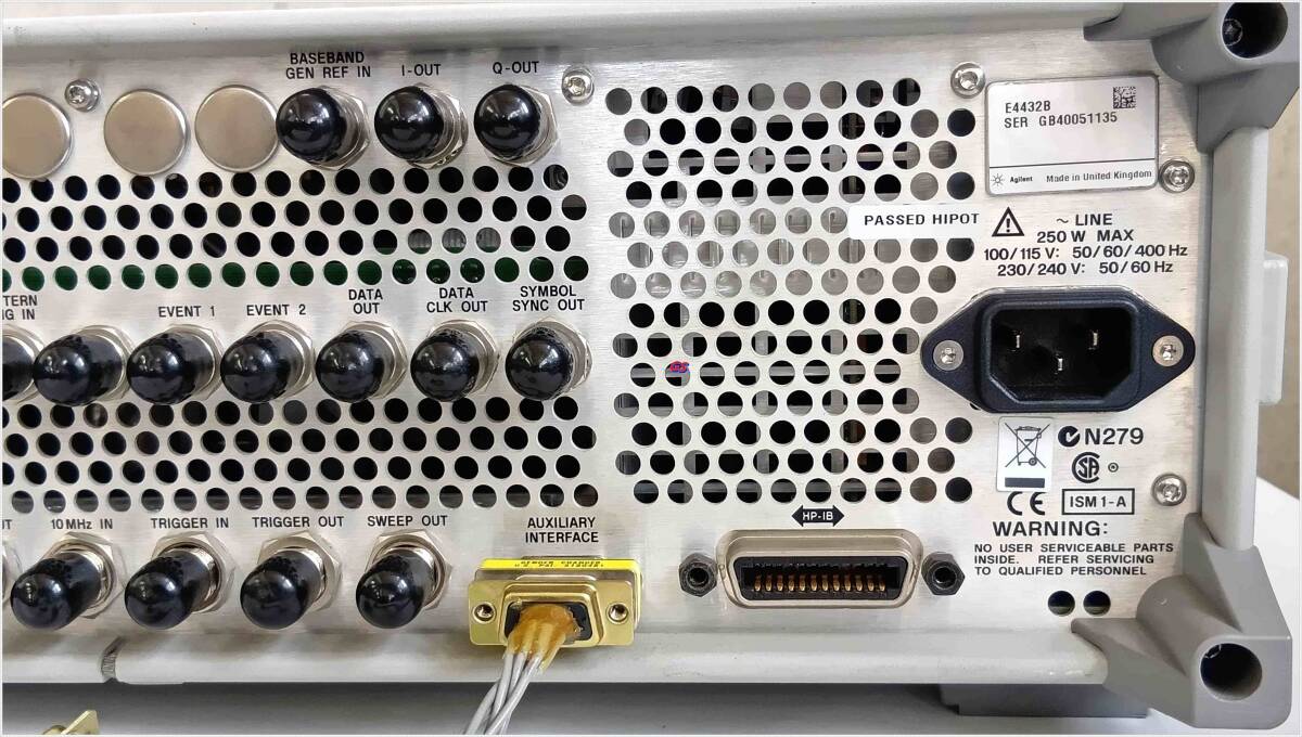 Agilent E4432B Signal Generator 250kHz-3.0GHz [v1227424372]