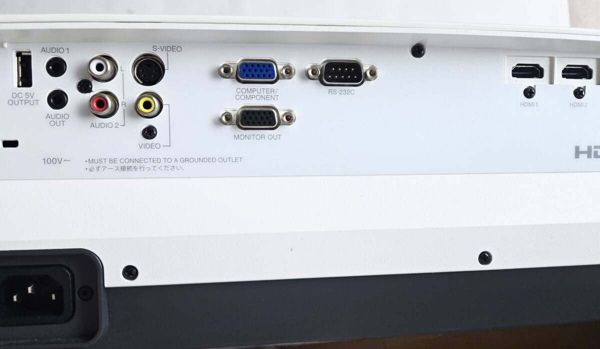 Sharp PG-LU400Z Ultra Short Throw Laser Projector 4000lm [u1235261115]