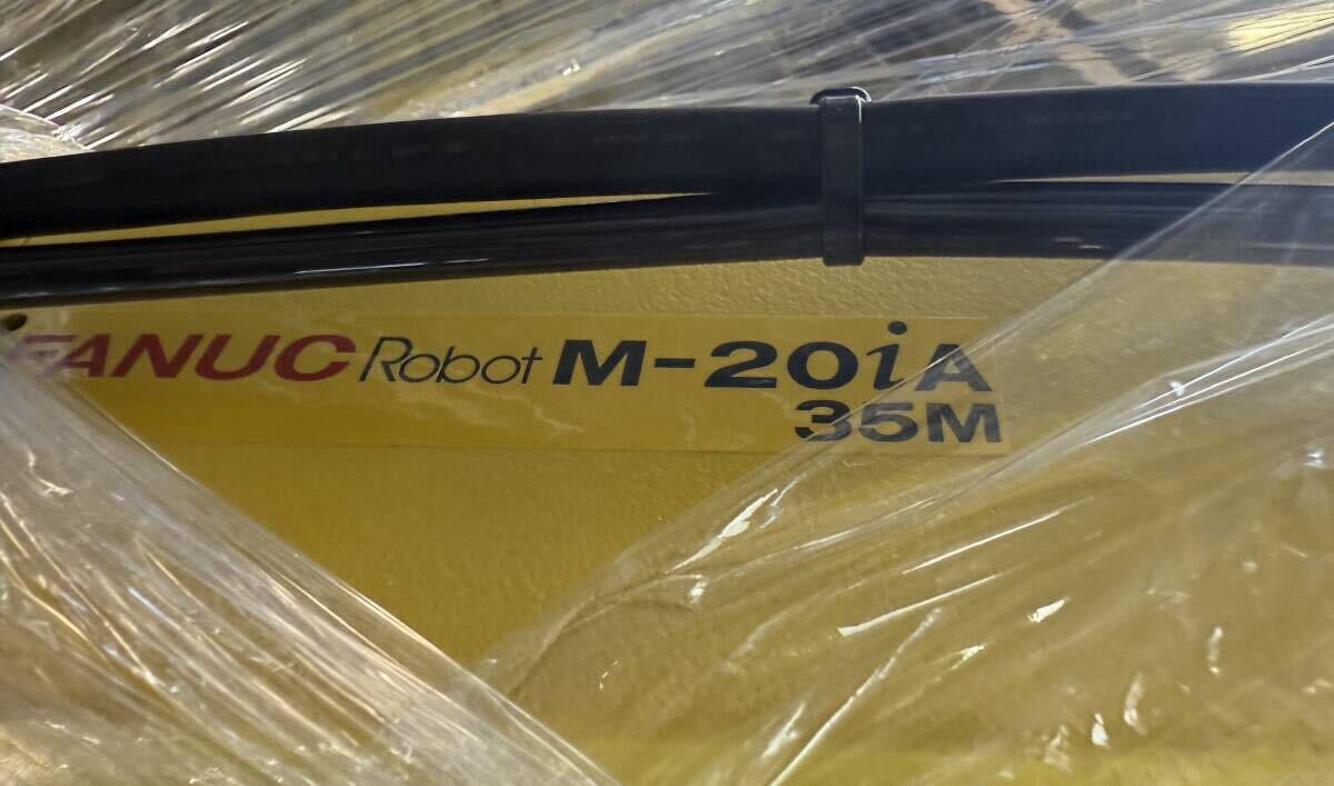 FANUC M-20iA/35M Industrial Robot [b1237664651]