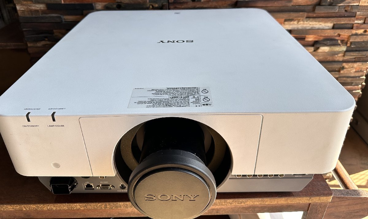 Sony VPL-FH500 Data Projector with VPLL-Z4025 Lens [w1110063403]