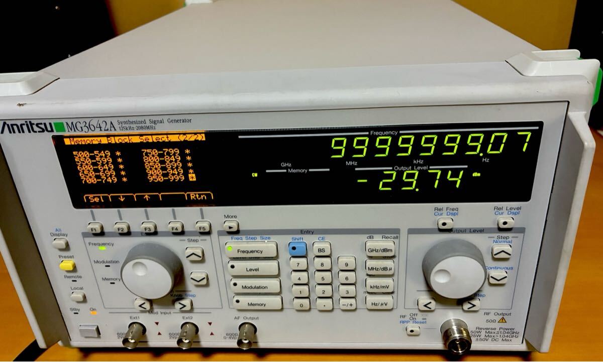 Anritsu MG3642A Synthesized Signal Generator 125kHz-2080MHz [k1238842729]