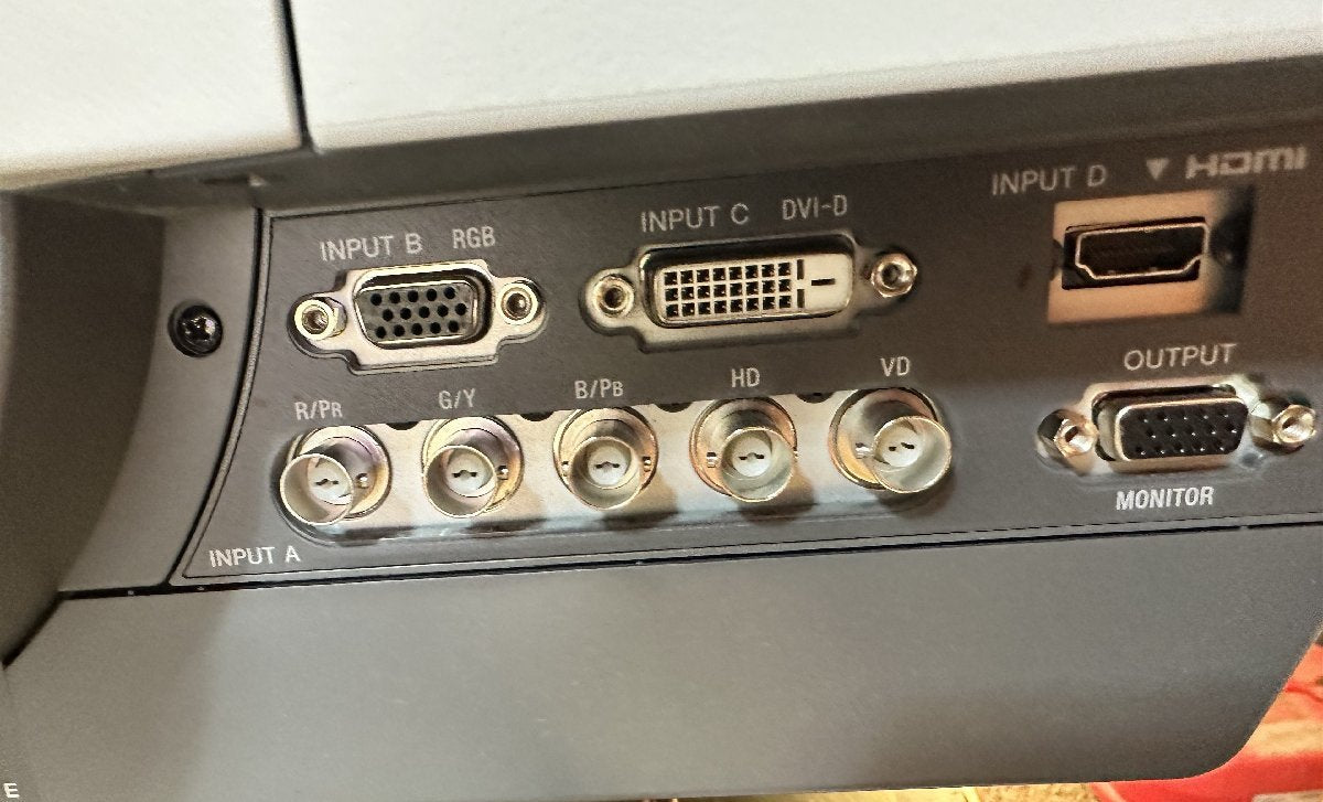Sony VPL-FH500 Data Projector with VPLL-Z4025 Lens [w1110063403]