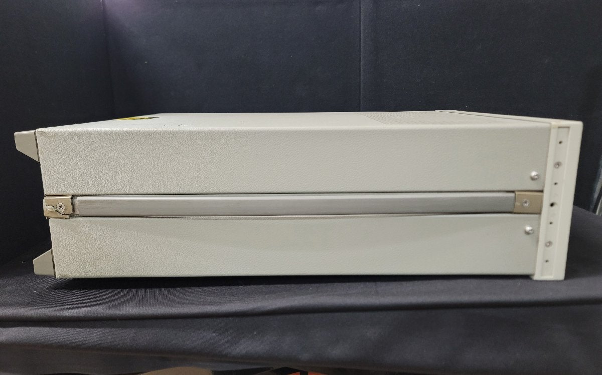 HP 8665B Synthesized Signal Generator 100kHz-6GHz [x1202106309]