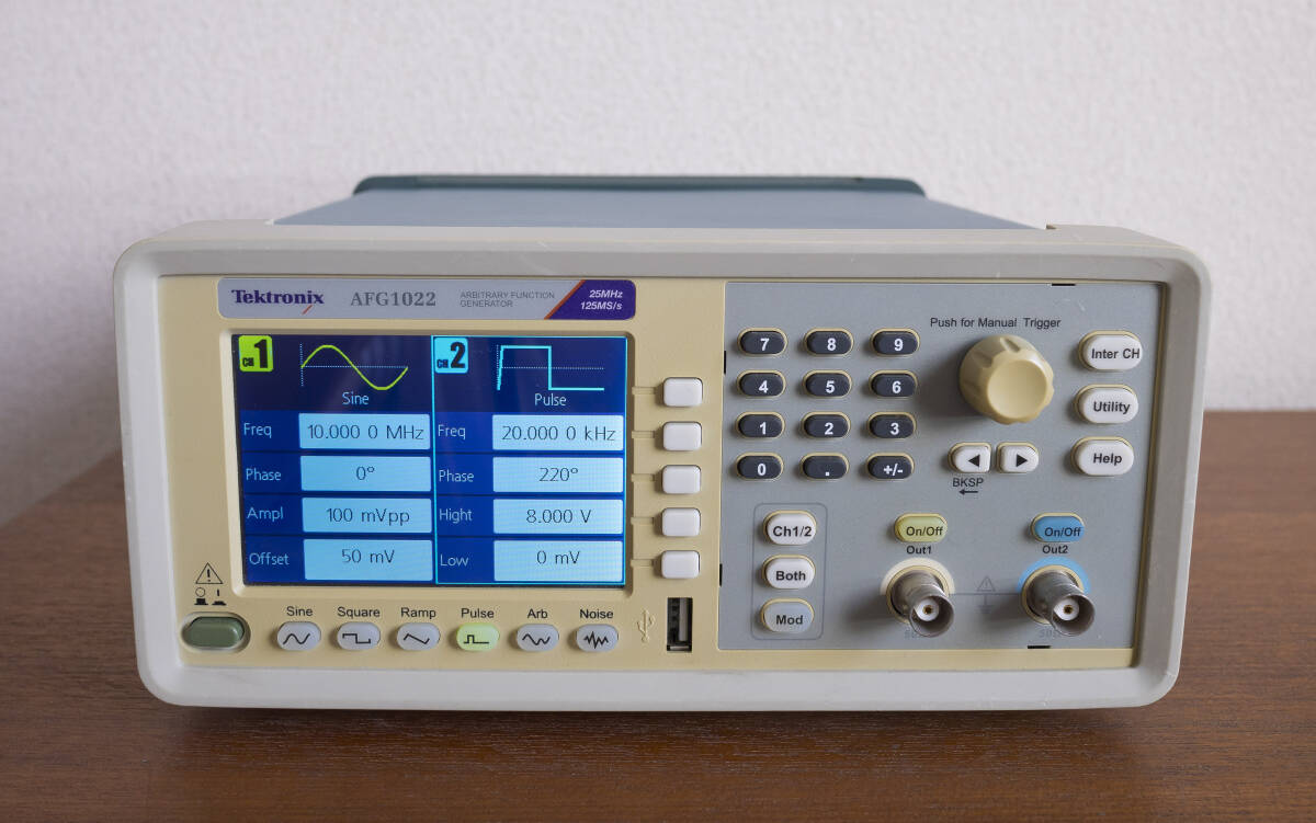 Tektronix AFG1022 Function Generator 25MHz 2 Channels [e1248334323]