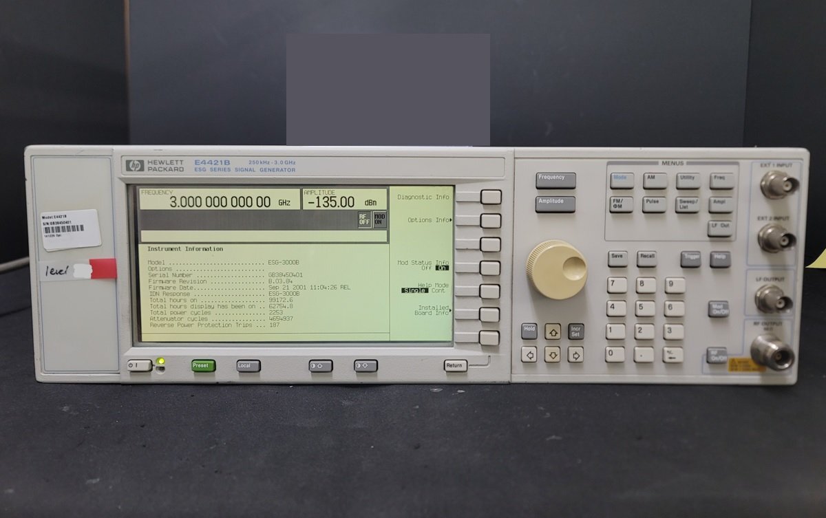 HP E4421B Analog RF Signal Generator 250kHz-3GHz (as-is) [r1200519475]
