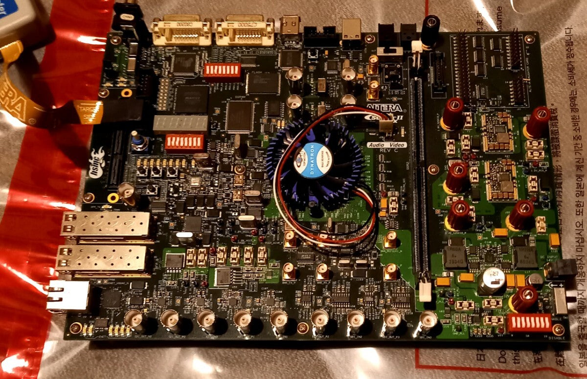 Altera Stratix II GX FPGA Board with USB Blaster (for parts or not working) [t1188163533]
