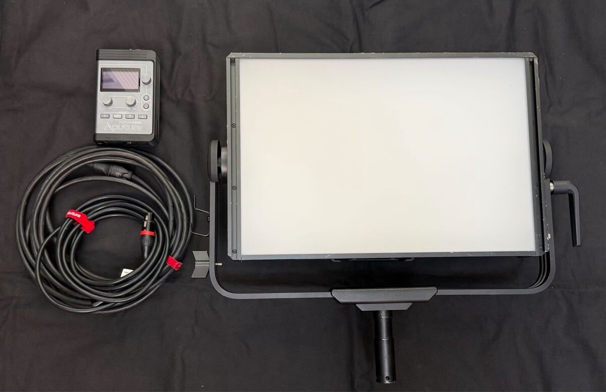 Aputure Nova P300c LED Light Panel Light [1248931351]
