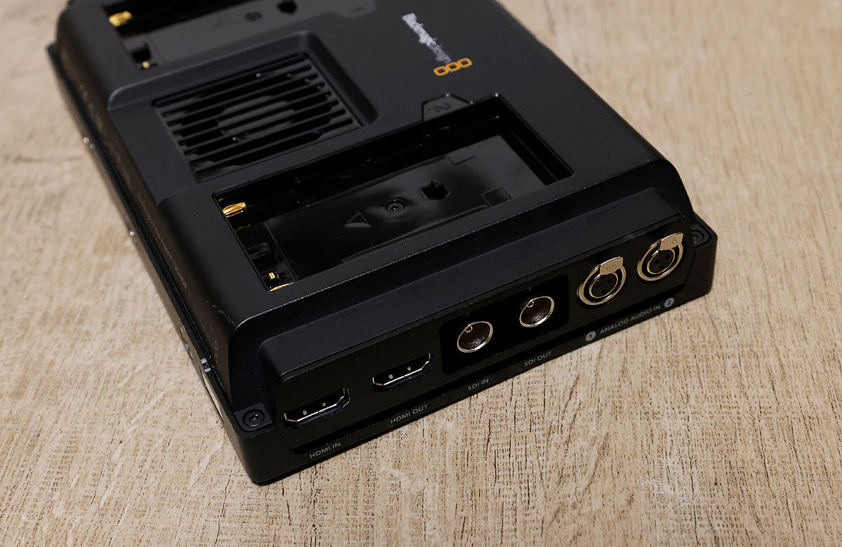 Blackmagic Video Assist 7 12G HDR Monitor with Accessories [g1246120762]