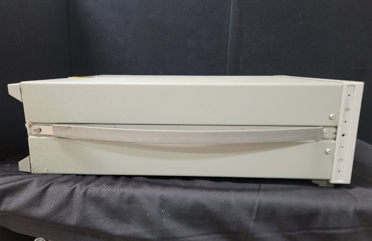 Agilent 8664A Synthesized Signal Generator 100kHz-3GHz [c1203761425]