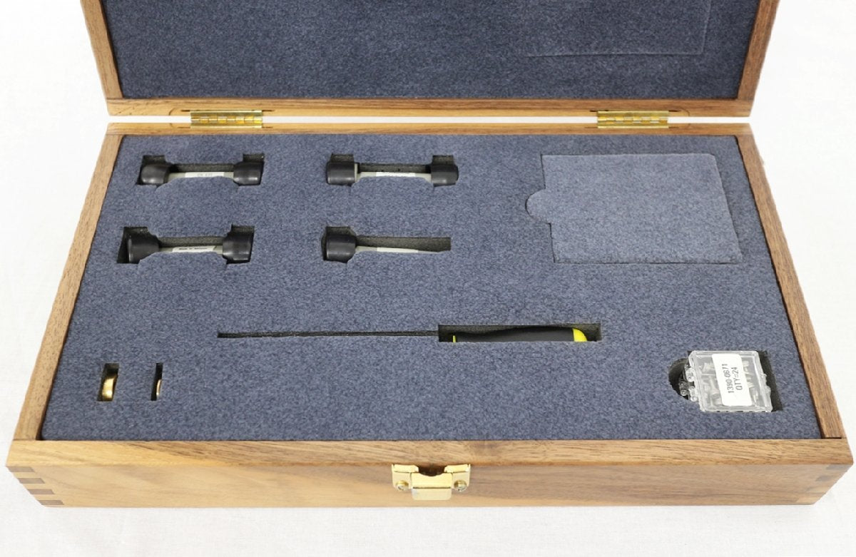 Agilent W11644A WR-10 Calibration Kit 75-110GHz [h1113236514]