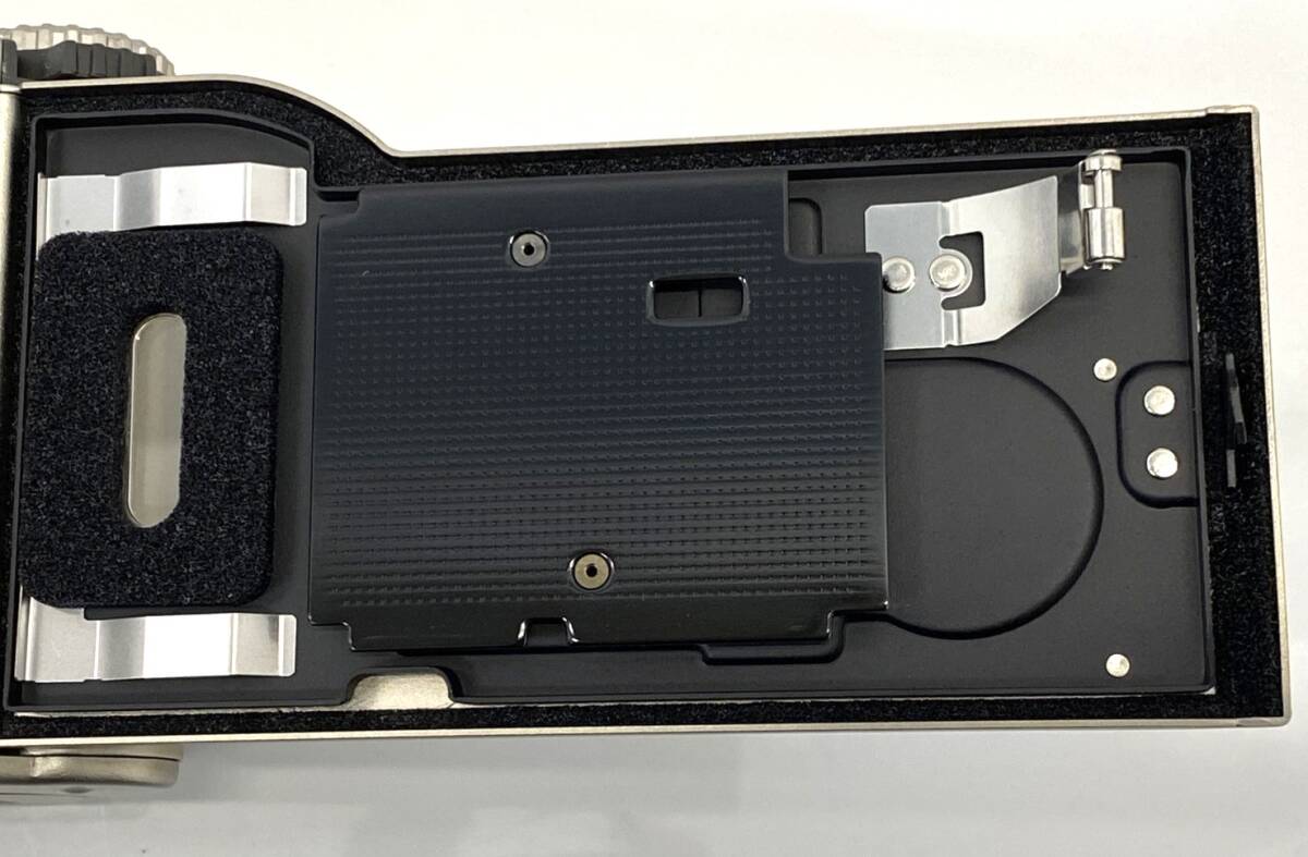 Leica Minilux F2.4/40mm Compact Film Camera Body Gold [w1219975714]