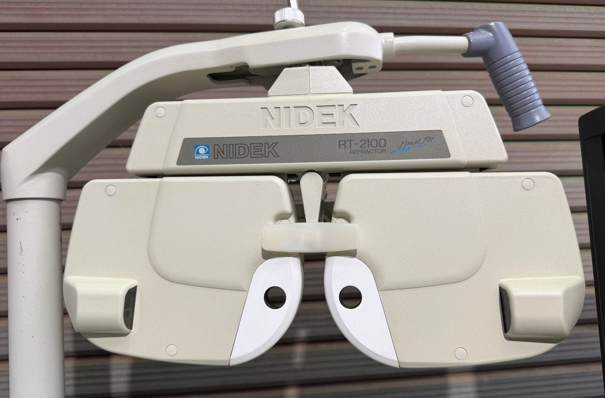 Nidek COS-550 Ophthalmic System RT-2100 Refractor SSC-330 Space Saving Chart [t1247952864]