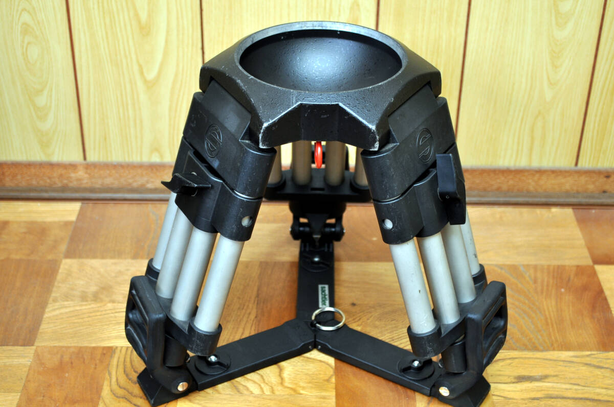 Sachtler DA150K Aluminum Tripod 150mm Low Angle Baby Video Tripod with Ground Spreader and Case [d1179023896]