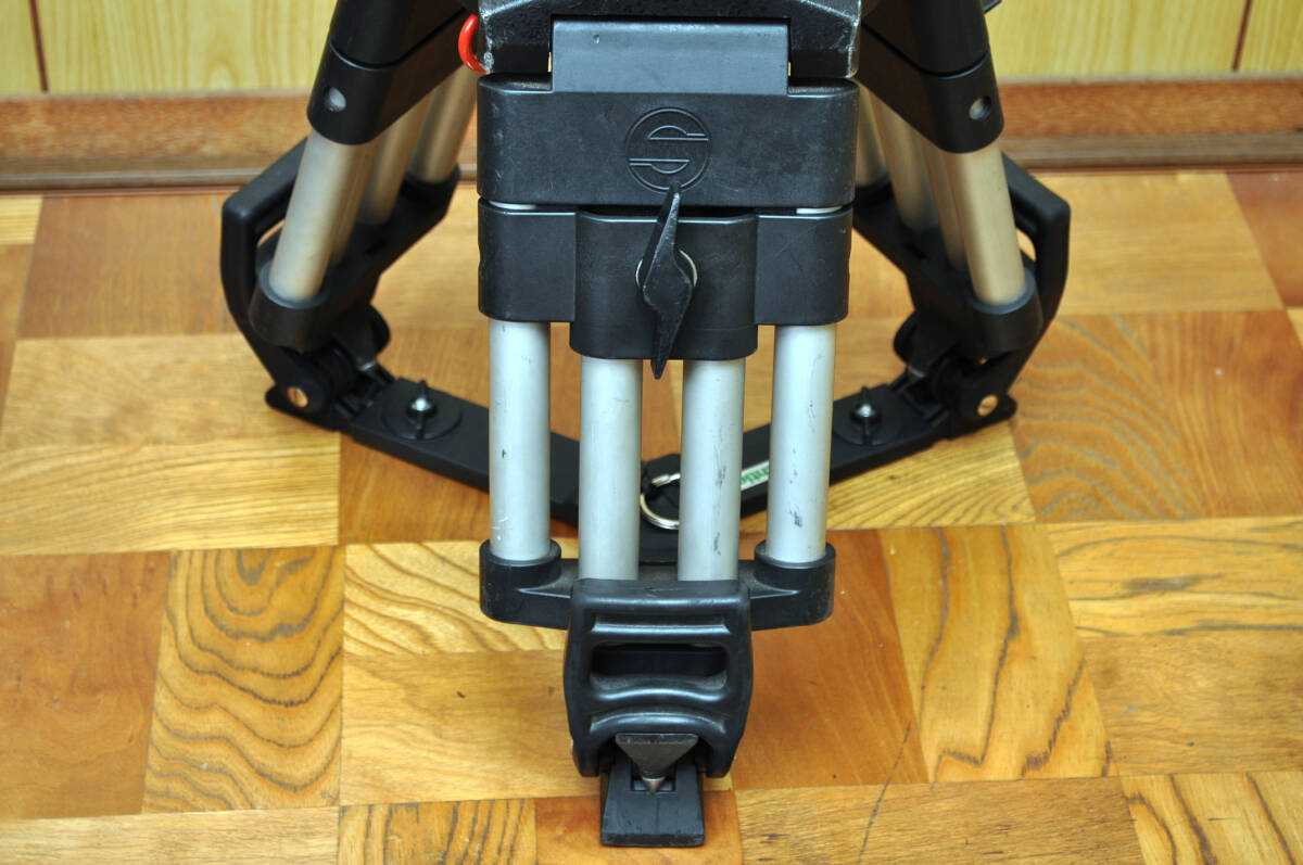 Sachtler DA150K Aluminum Tripod 150mm Low Angle Baby Video Tripod with Ground Spreader and Case [d1179023896]