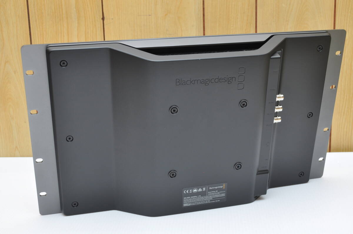 Blackmagic Design HDL-SMTV4K12G Ultra HD Broadcast Monitor 12G-SDI [q1190654550]
