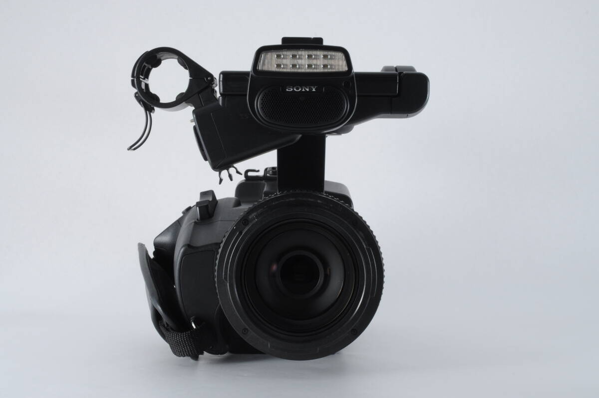SONY HXR-NX3 NXCAM Professional Video Camera [s1234539459]