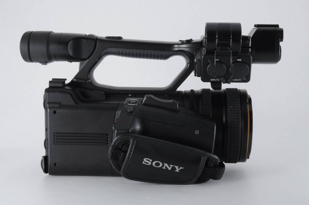 SONY HXR-NX3 NXCAM Professional Video Camera [s1234539459]