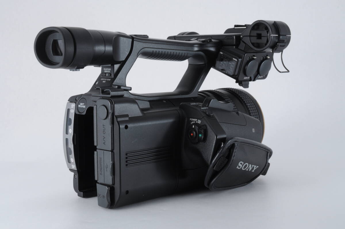 SONY HXR-NX3 NXCAM Professional Video Camera [s1234539459]
