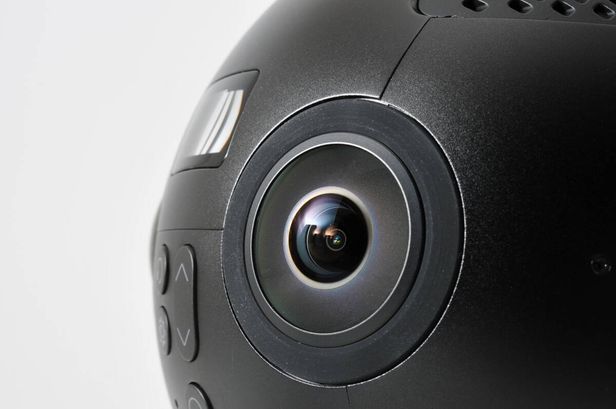 Insta360 PRO 2 360 Degree VR Camera with Case [m1242302354]