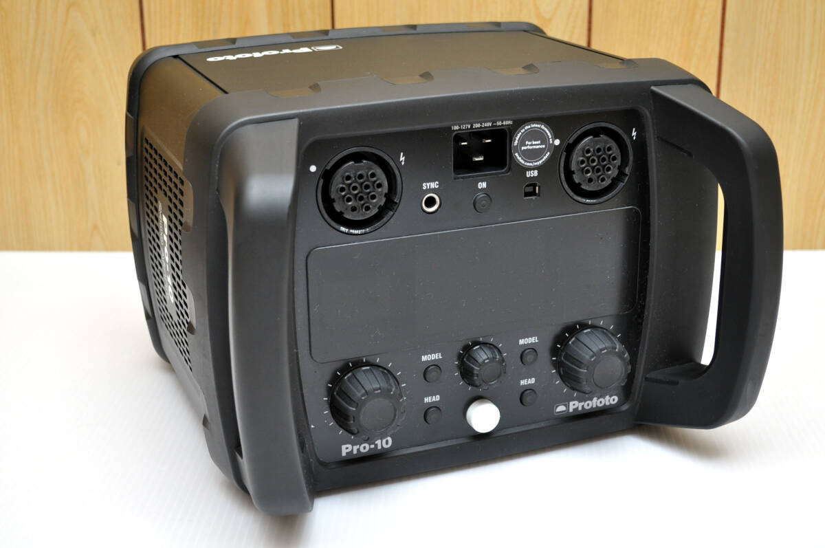 Profoto Pro-10 2400 AirTTL Strobe Head Set with ProHead Plus Zoom Reflector [t1249460102]