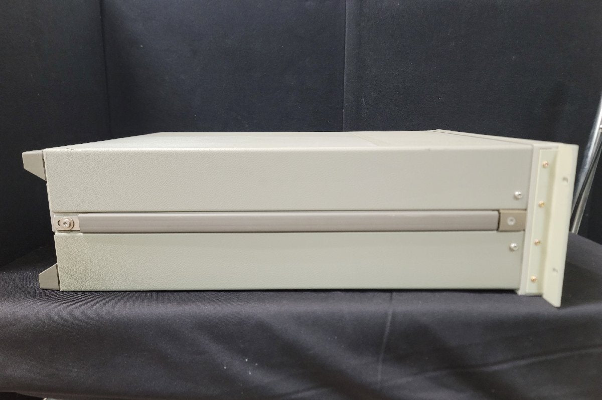 Agilent 8664A Synthesized Signal Generator 100kHz-3GHz [d1203772133]