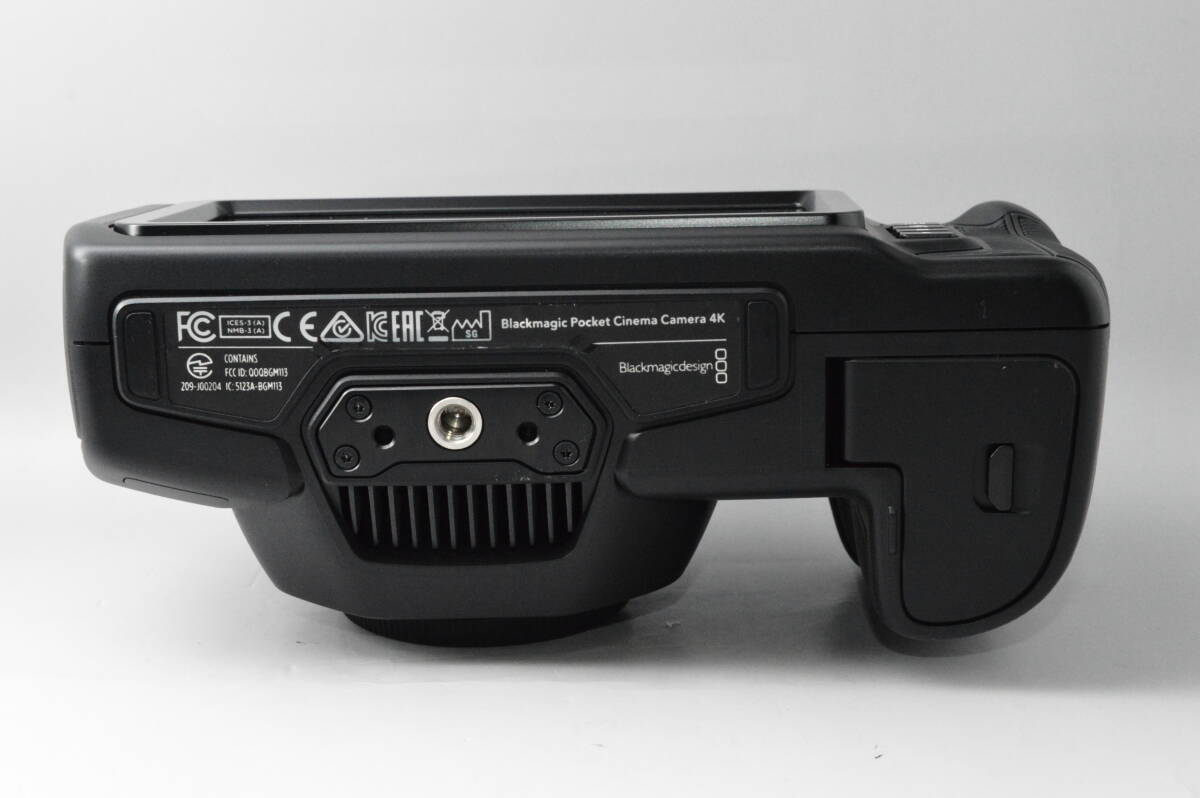 Blackmagic Design Pocket Cinema Camera 4K Micro Four Thirds Mount [x1238031816]
