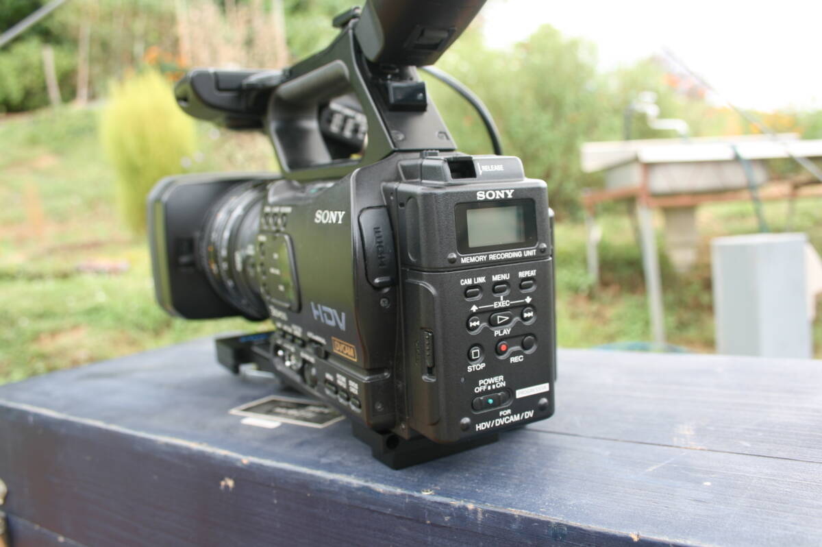 SONY HVR-Z7J Camera with HVR-MRC1/1 [t1242479597]