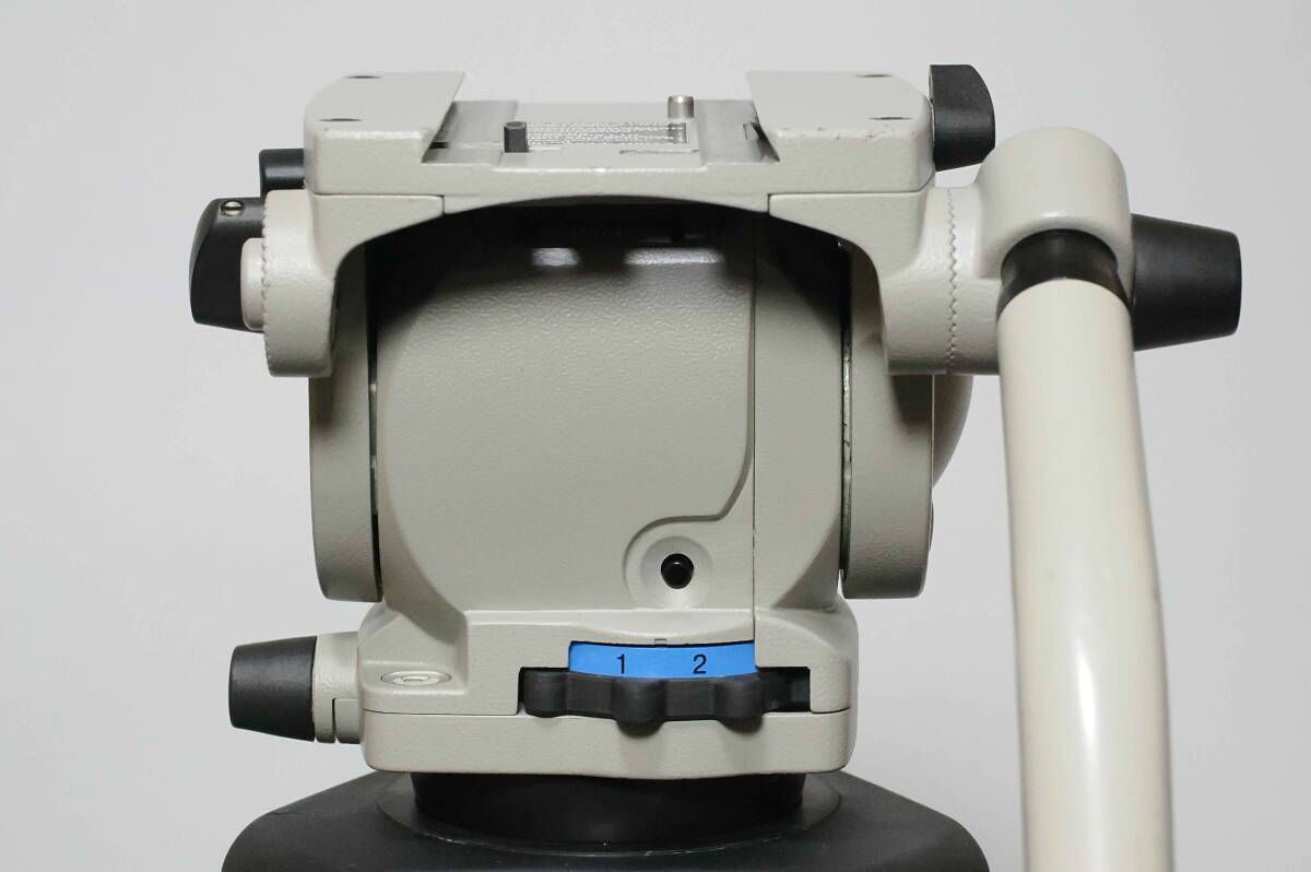Vinten Vision 3 Tripod Set with Head 2 pcs [d1248077107]