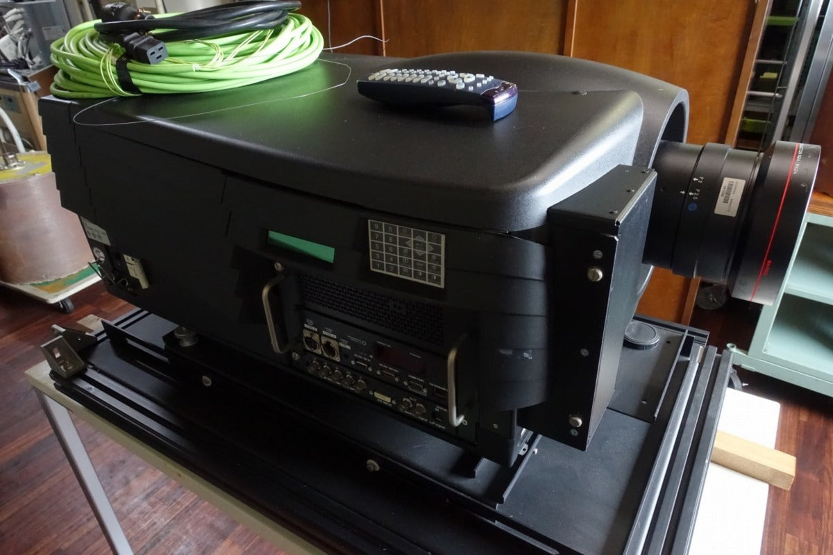 Barco Galaxy Warp 6+ Classic Large Venue Projector [c1055101214]