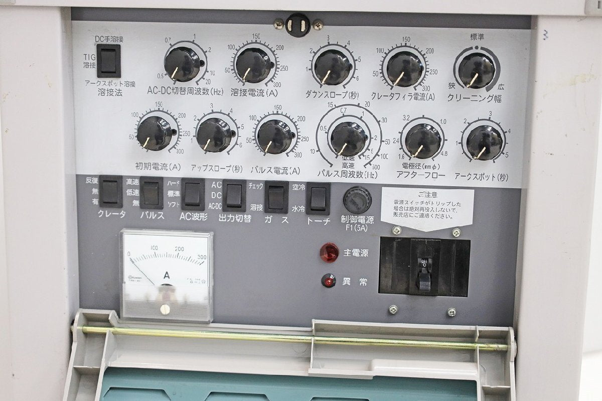 Daihen AVP-300 TIG Welder 3-Phase 200V 50Hz/60Hz [f1248200271]