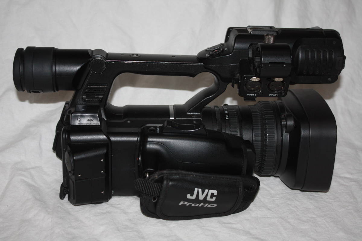JVC GY-HM600 HD Professional Video Camera [c1046457641]