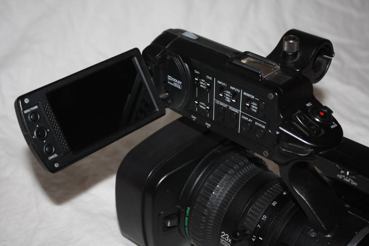 JVC GY-HM600 HD Professional Video Camera [c1046457641]