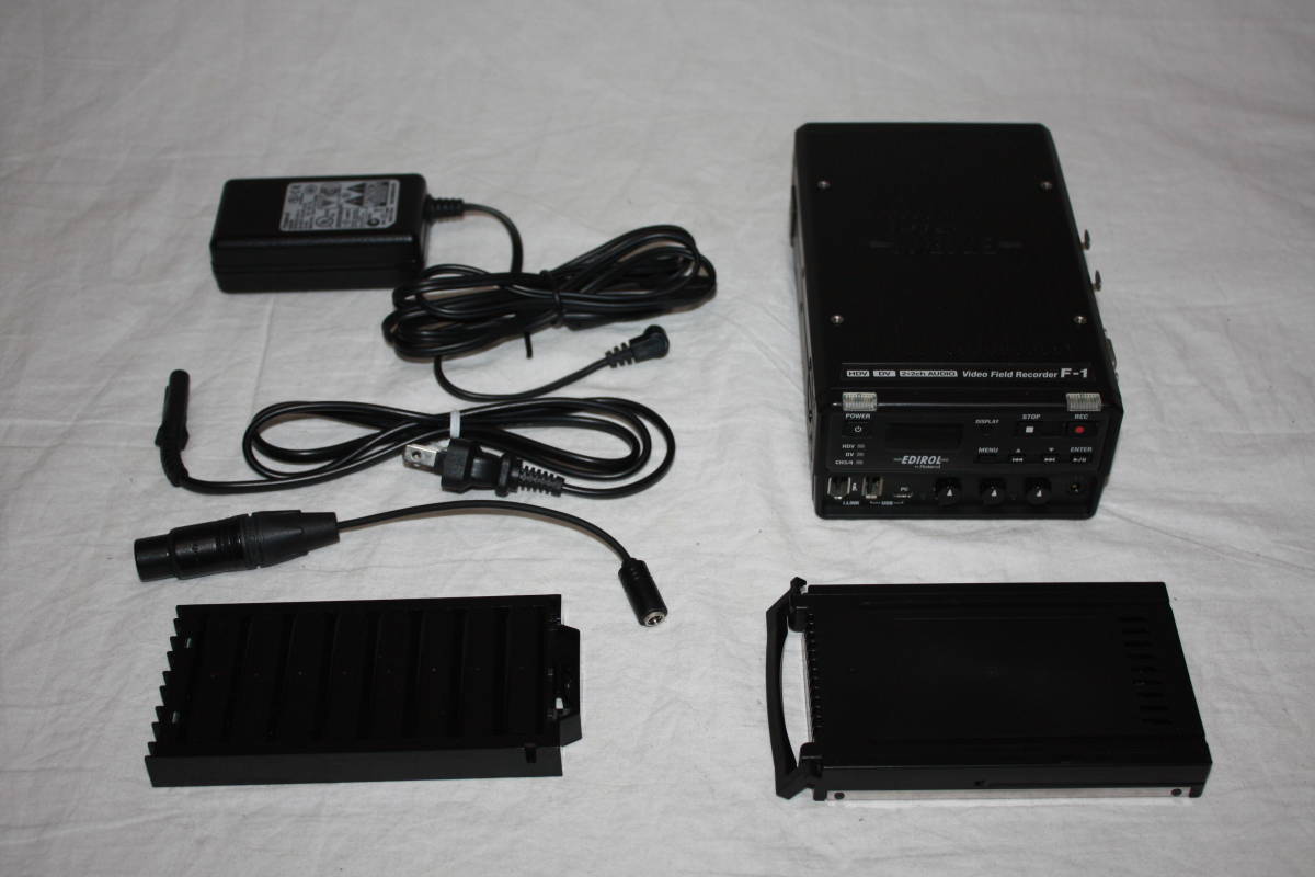 Roland F-1 Video Field Recorder [d1046823714]