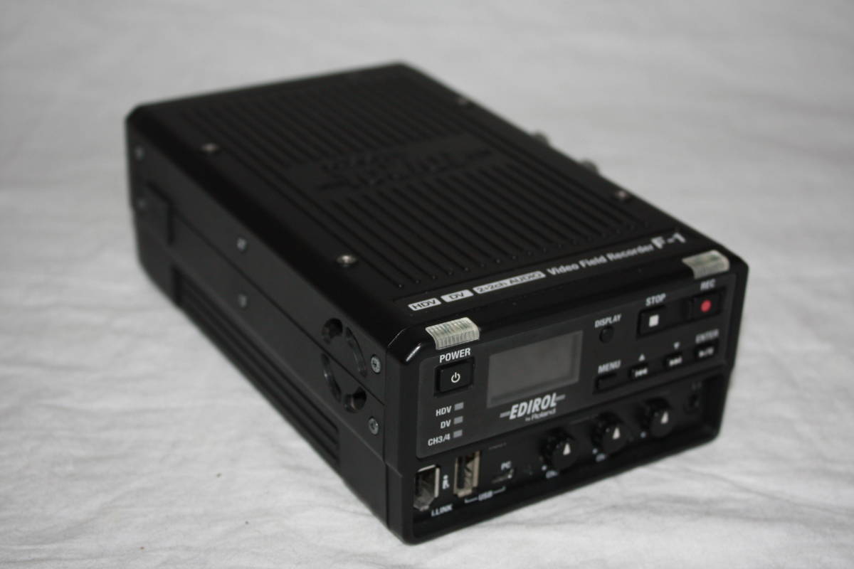 Roland F-1 Video Field Recorder [d1046823714]