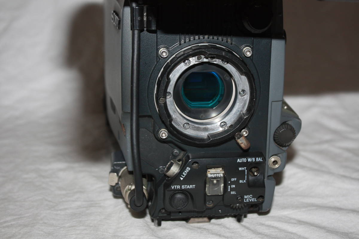 Sony HDW-730 HDCAM Broadcast Camcorder with HDVF-20A Viewfinder [e1046822765]