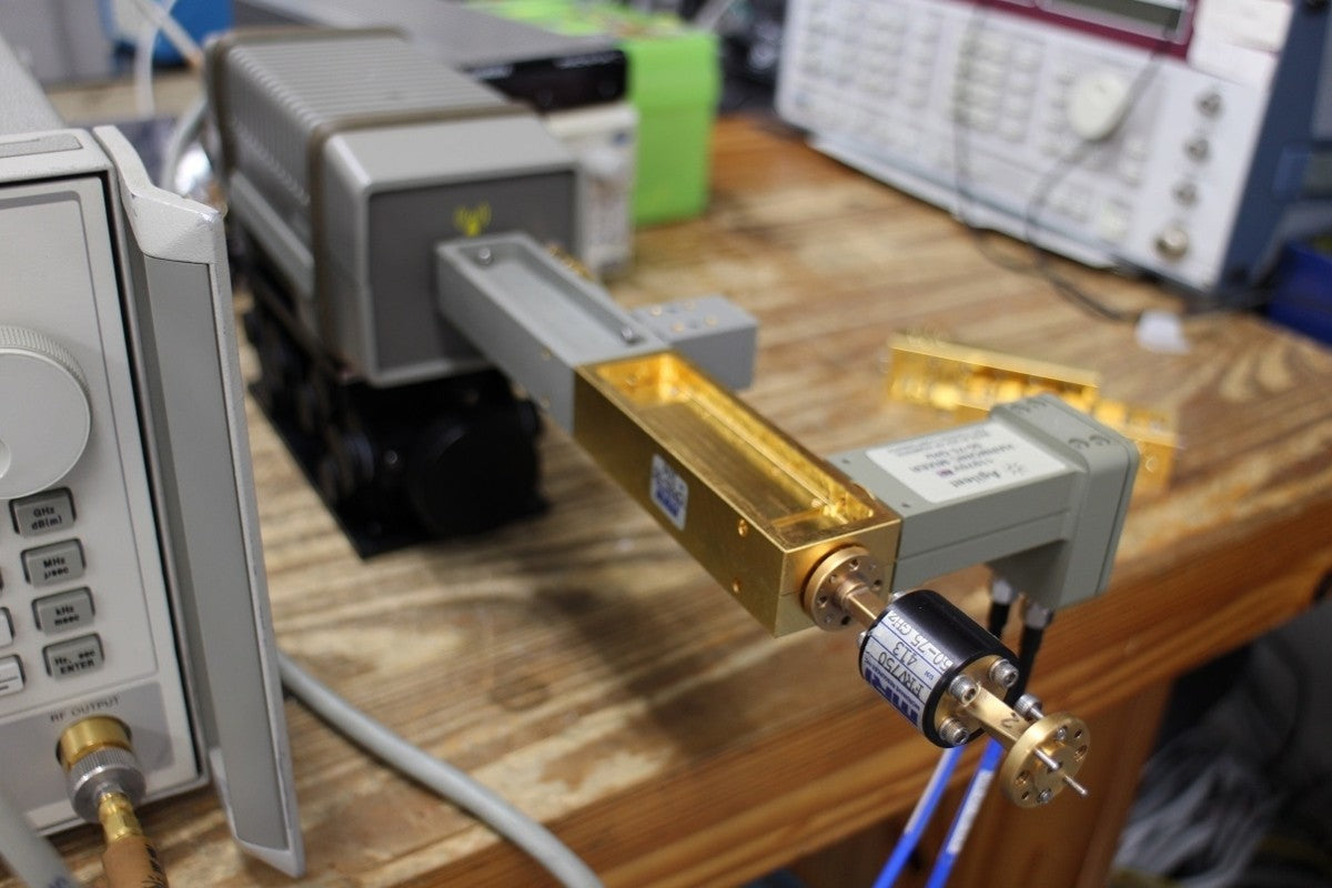 MRI CPVA20 Directional Coupler WR15 20dB 50.0-75.0GHz [g1049660563]