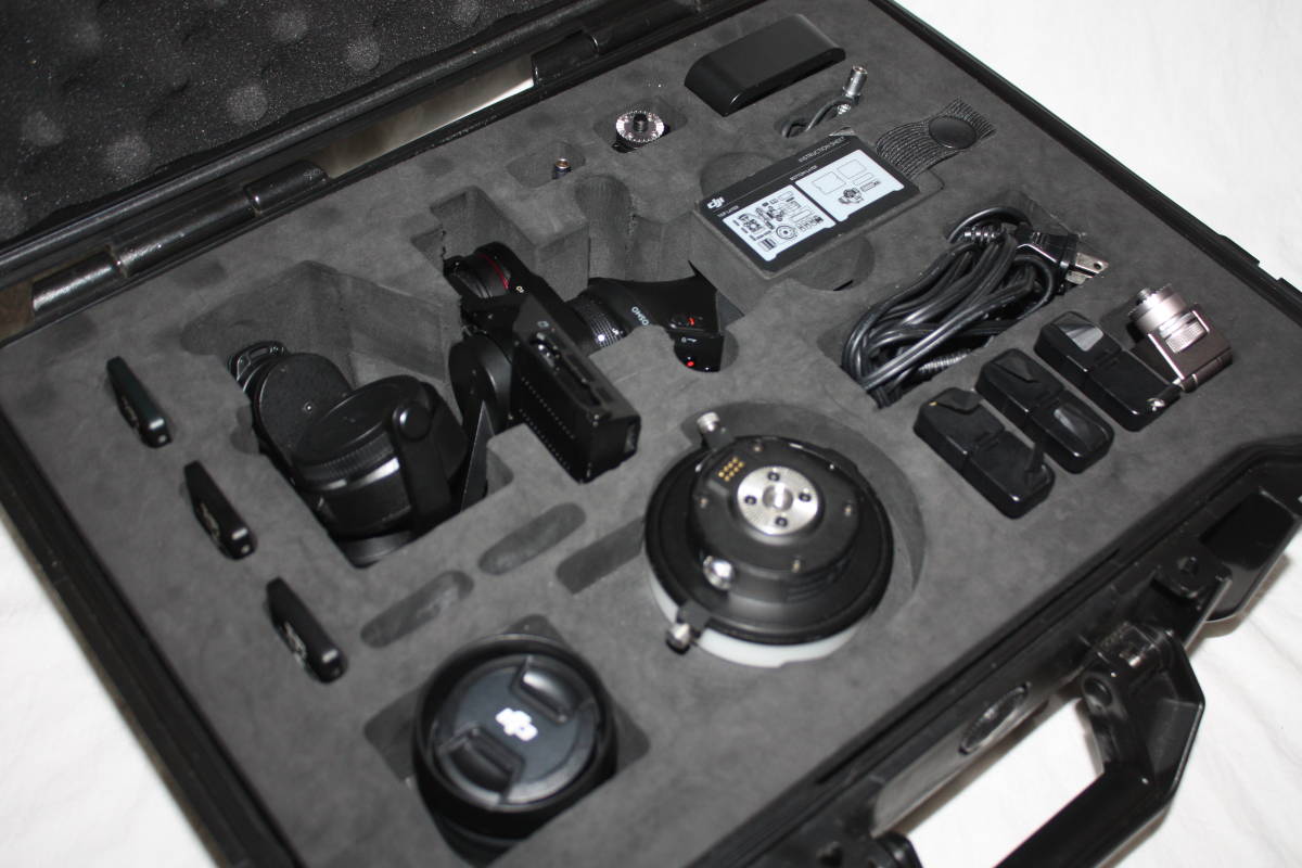 DJI Osmo RAW Combo 4K Camera with Gimbal Stabilizer [m1054426564]
