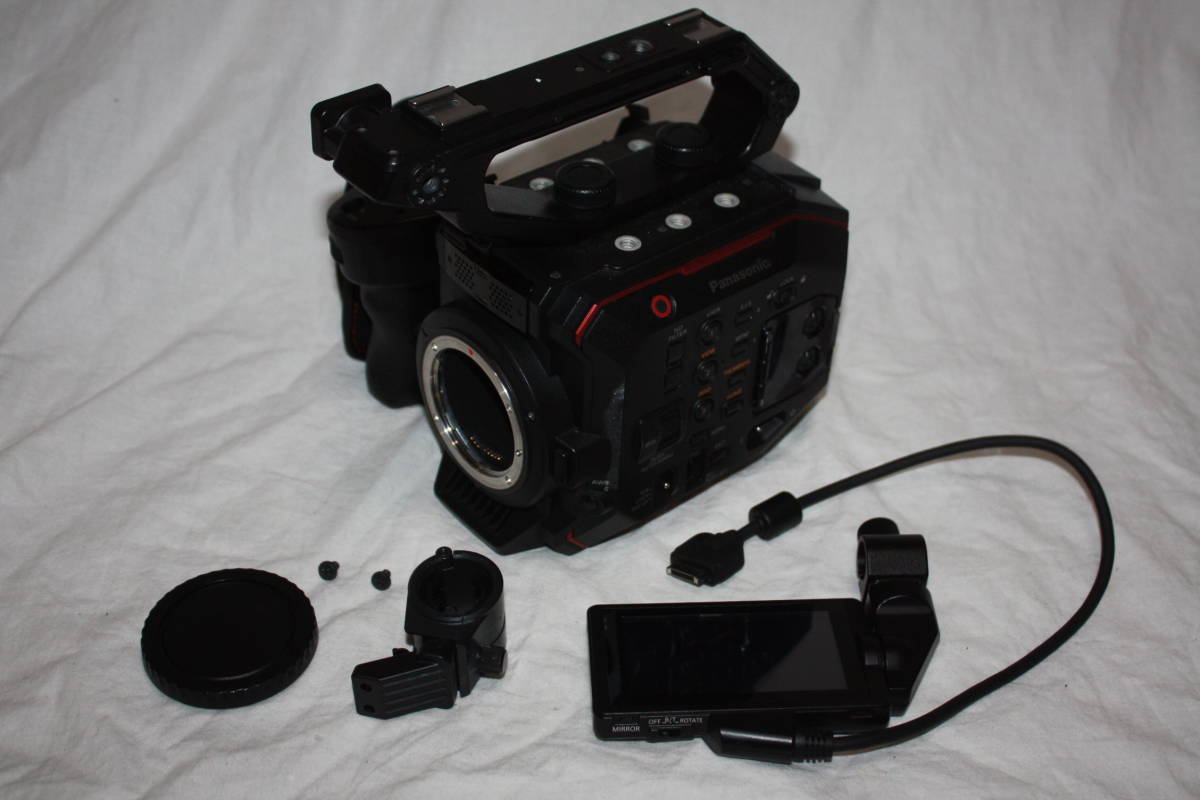 Panasonic AU-EVA1 5.7K Compact Cinema Camera [u1054422575]