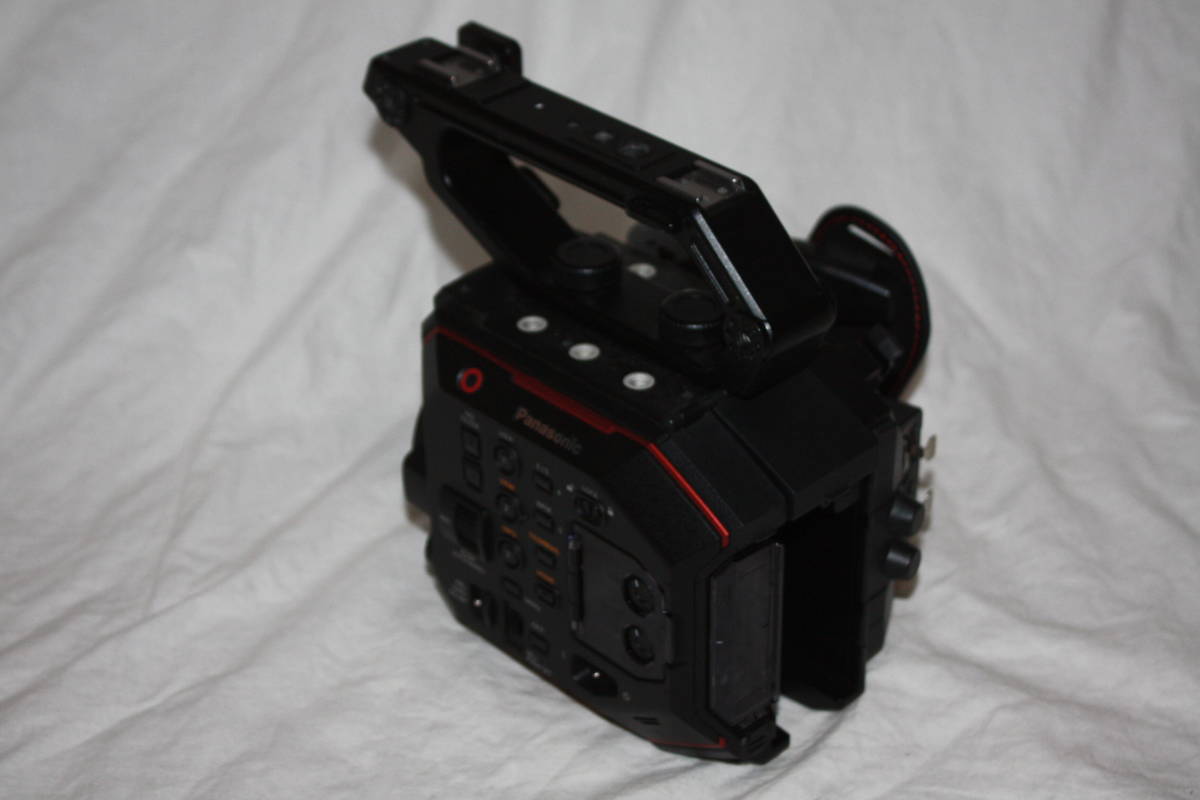 Panasonic AU-EVA1 5.7K Compact Cinema Camera [u1054422575]