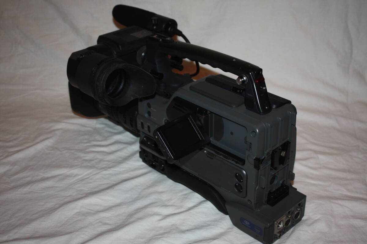 SONY DSR-250 Professional Video Camera with Battery and Accessories [n1176768303]