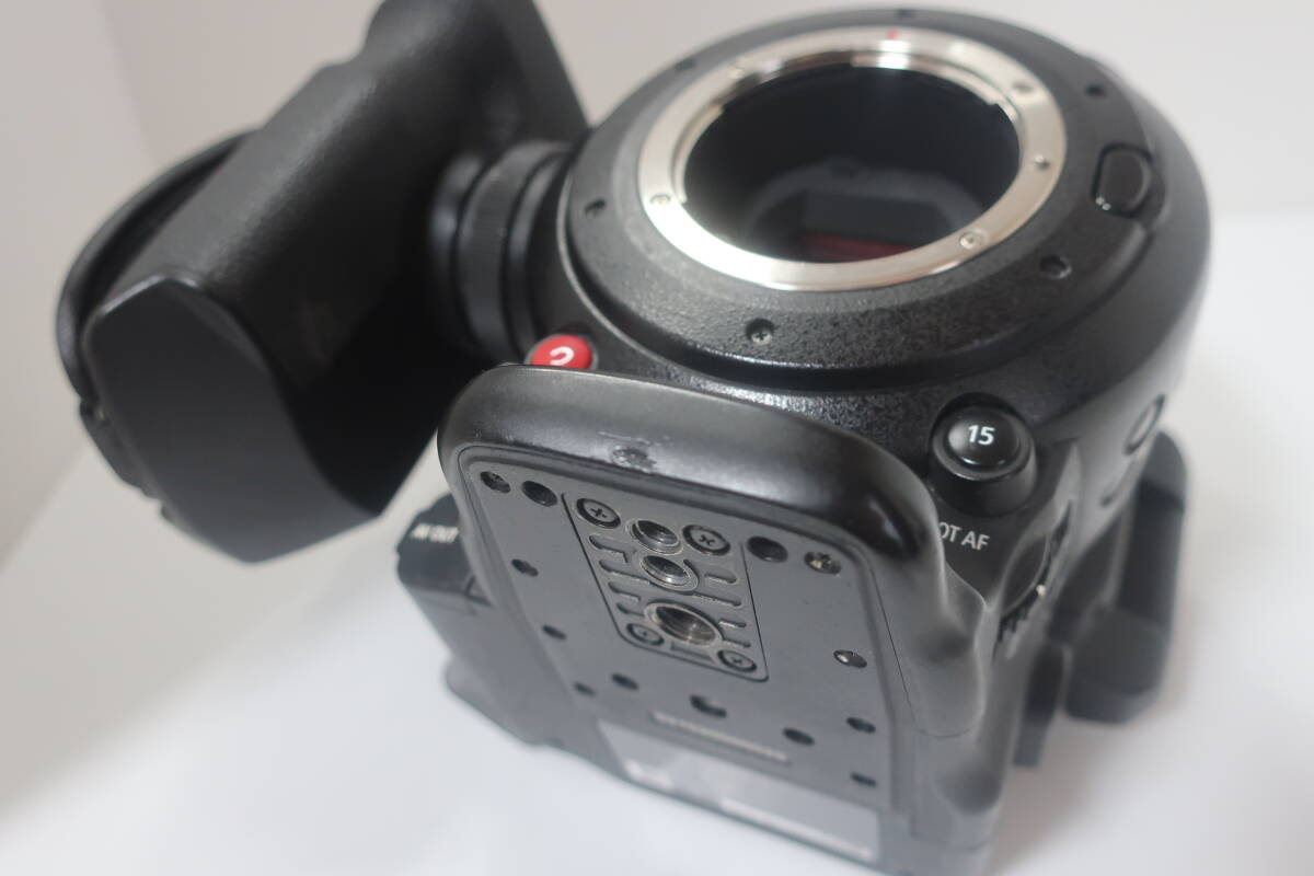 Canon EOS C100 Mark II Camera with Charger [x1183165911]