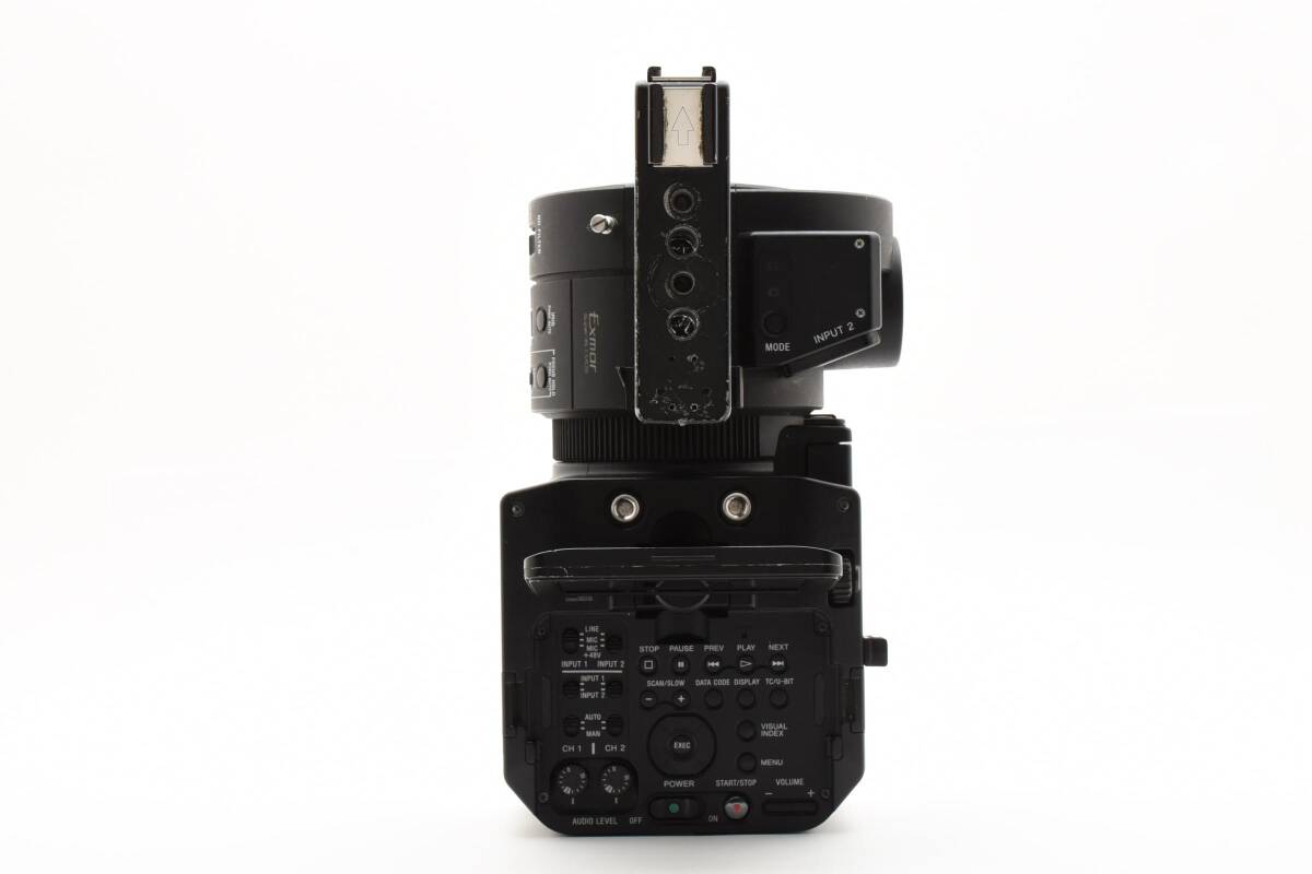 Sony NEX-FS700RH NXCAM Camcorder with Accessories [x1189635122]