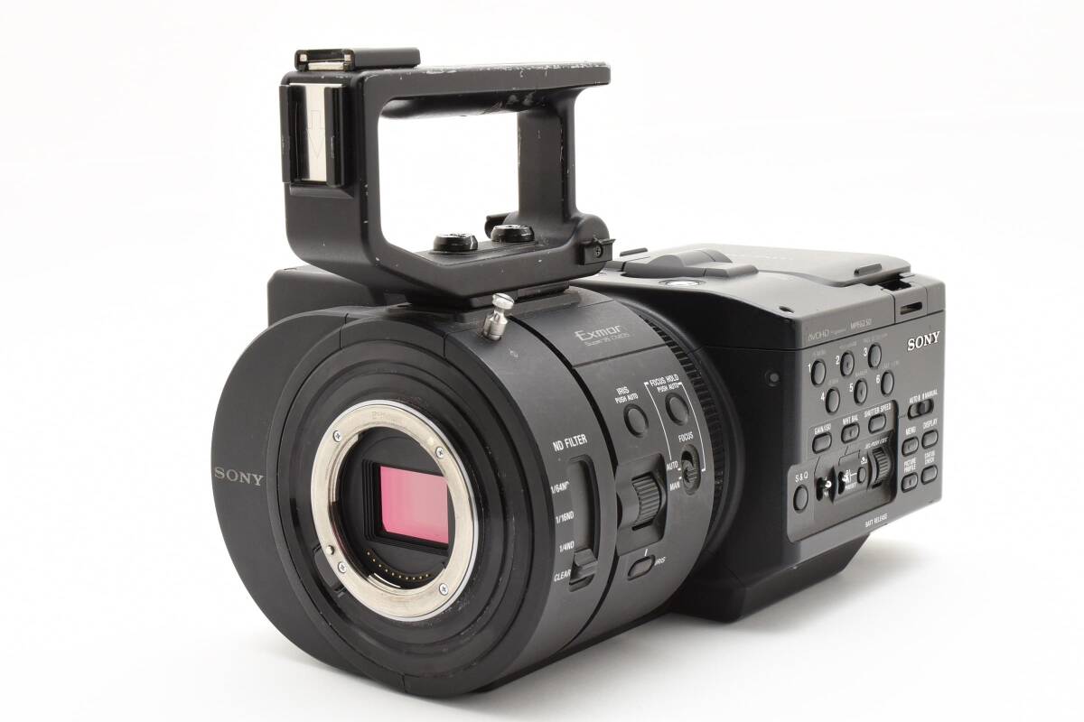 Sony NEX-FS700RH NXCAM Camcorder with Accessories [x1189635122]