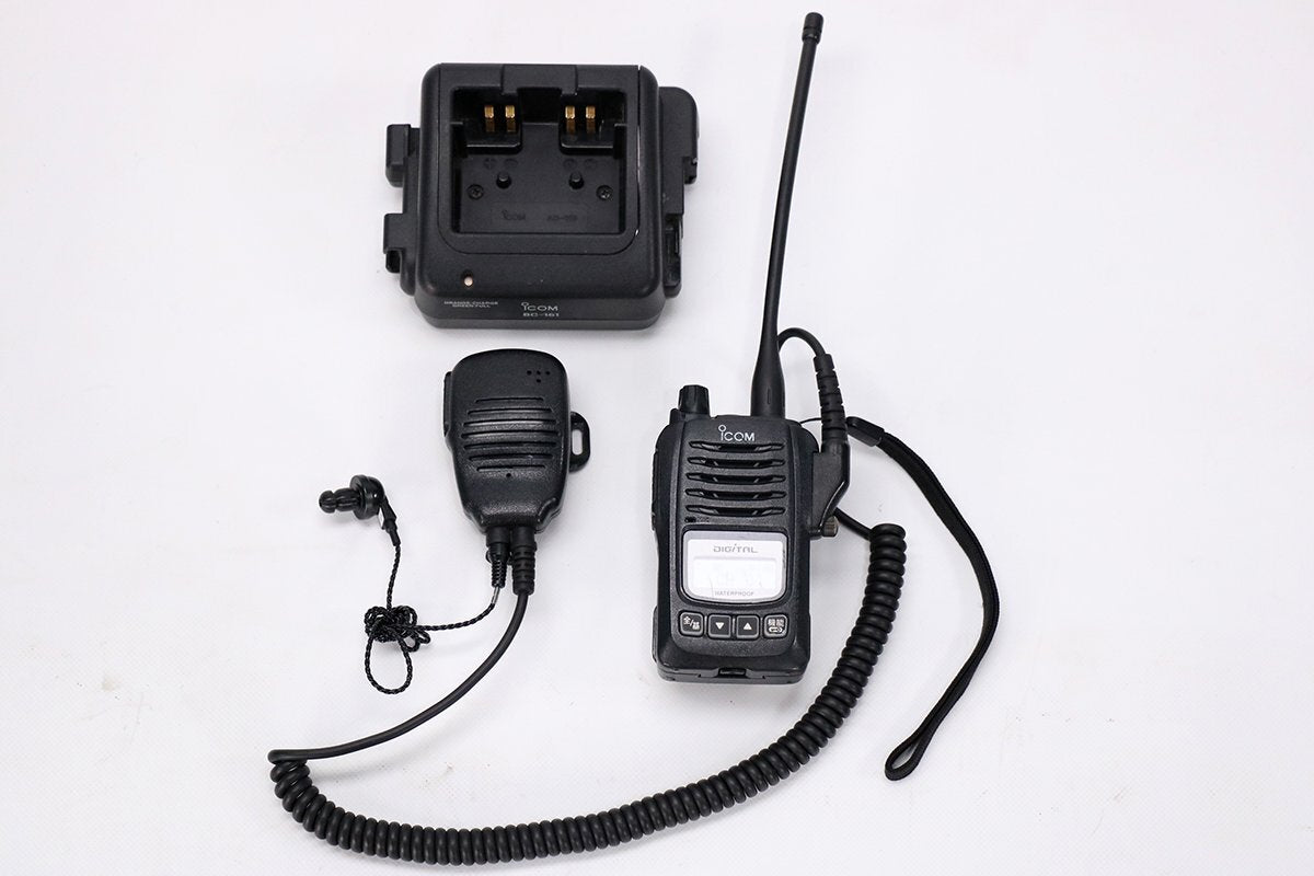 ICOM IC-DU65C Portable Digital Radio Charger Microphone Earphone Set with Spare Battery [w1192591541]