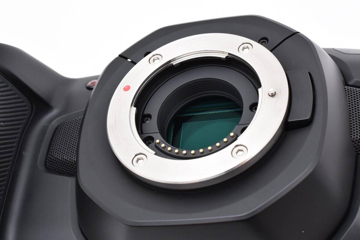 Blackmagic Design Pocket Cinema Camera 4K Micro Four Thirds Mount [j1193535294]