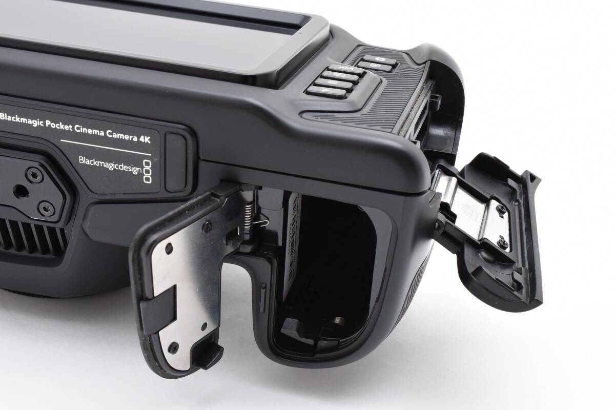 Blackmagic Design Pocket Cinema Camera 4K Micro Four Thirds Mount [j1193535294]