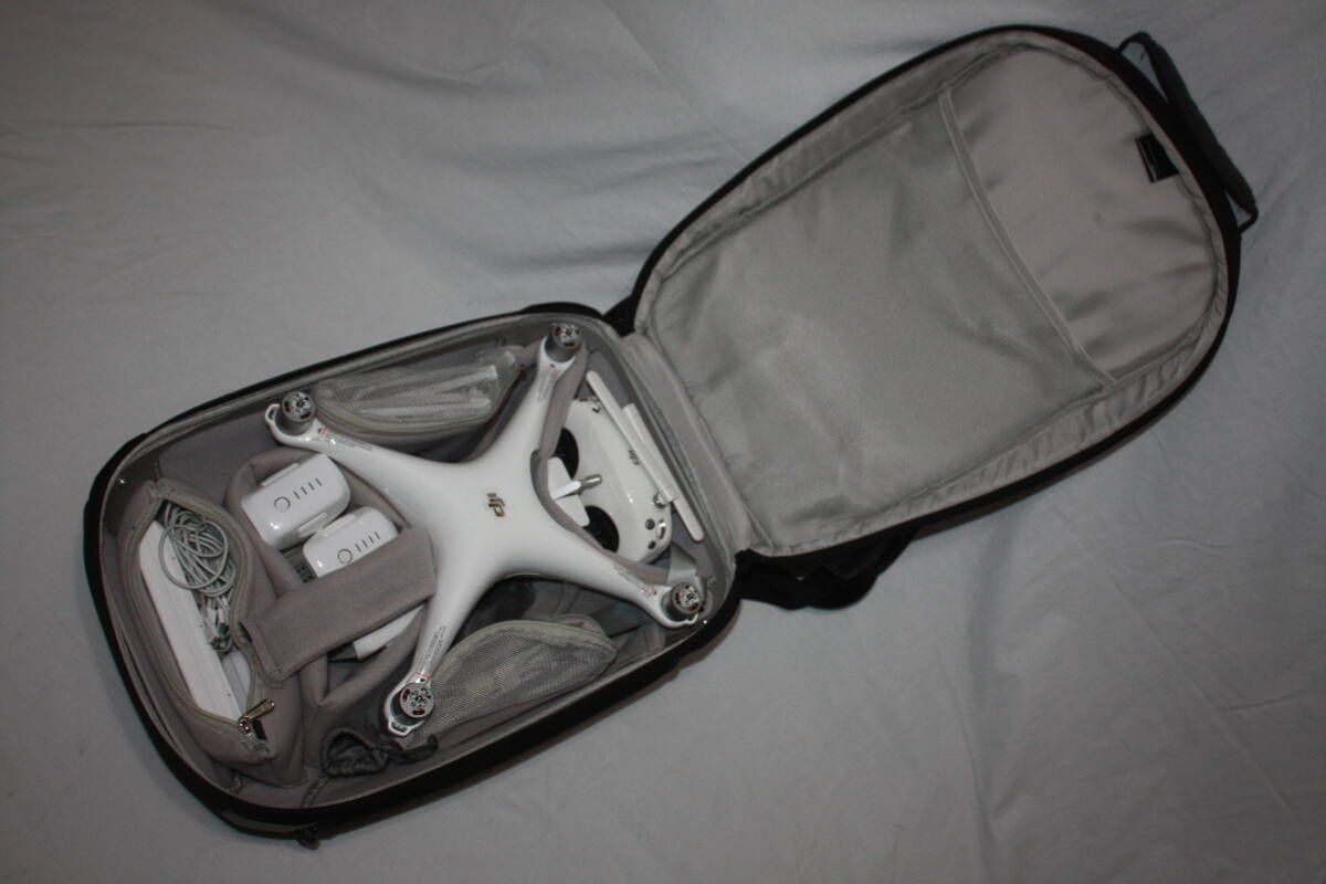 DJI Phantom 4 Pro Drone with GL300E Controller [c1195808101]